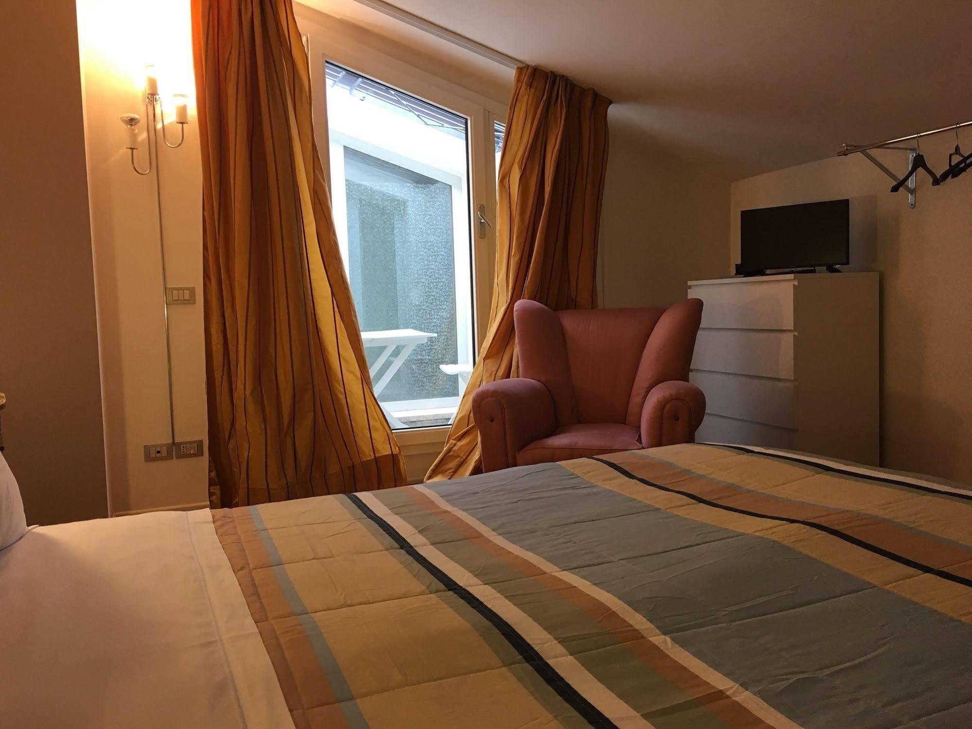 Domus Nova Residenza Il B&B Μάντοβα Εξωτερικό φωτογραφία