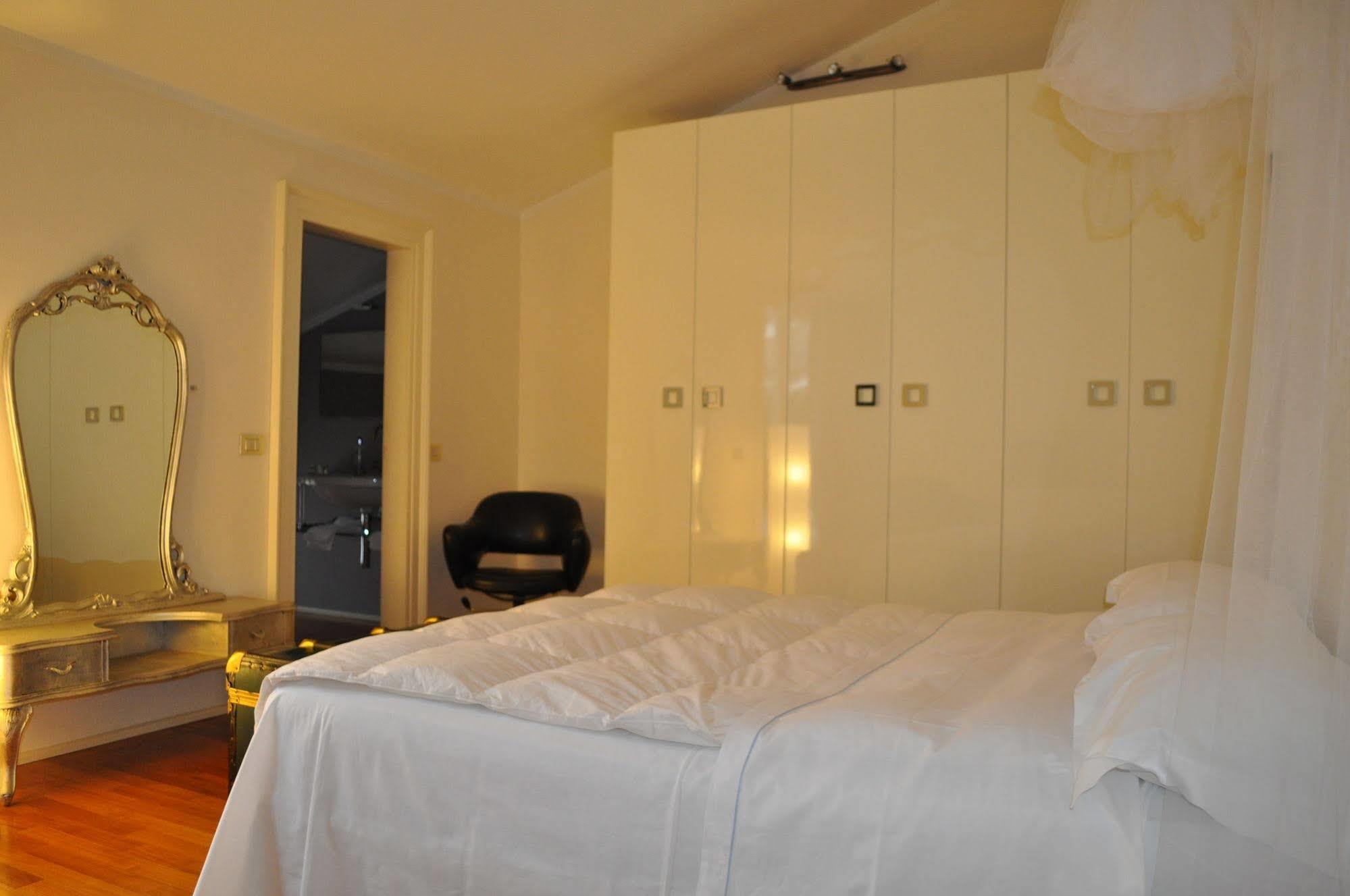 Domus Nova Residenza Il B&B Μάντοβα Εξωτερικό φωτογραφία